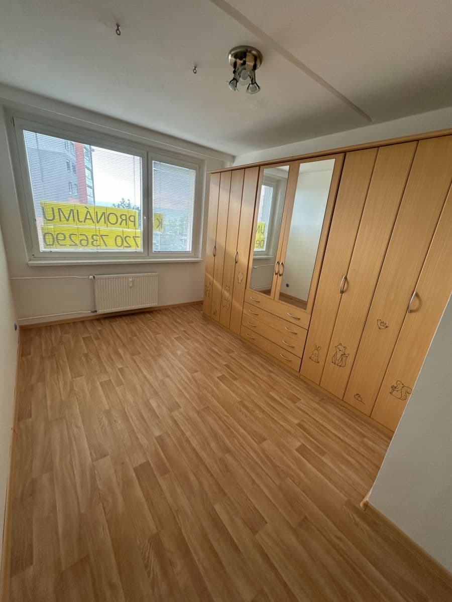 Prenájom bytu 3-izbový 75 m², Josefa Ševčíka, Most, Ústecký kraj Prenájom bytu 3-izbový 75 m², Josefa Ševčíka, Most, Ústecký kraj