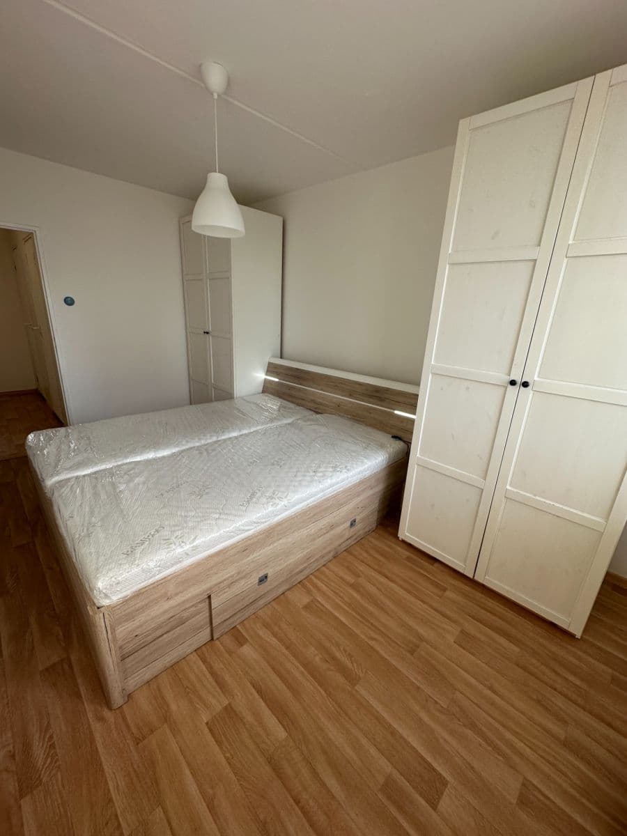 Prenájom bytu 3-izbový 75 m², Josefa Ševčíka, Most, Ústecký kraj Prenájom bytu 3-izbový 75 m², Josefa Ševčíka, Most, Ústecký kraj