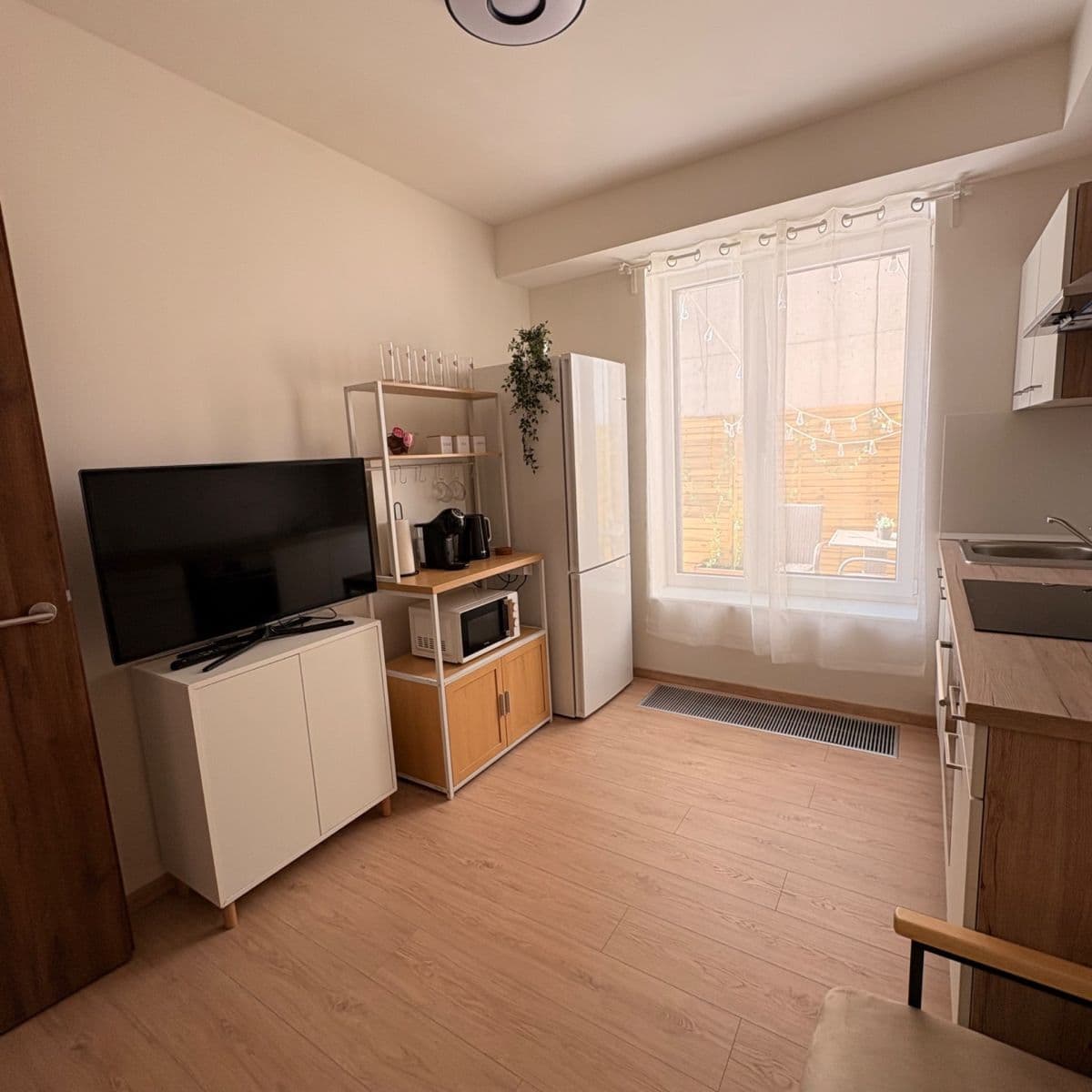 Prenájom bytu 3-izbový 43 m², Haenkeho, Praha, Praha Prenájom bytu 3-izbový 43 m², Haenkeho, Praha, Praha