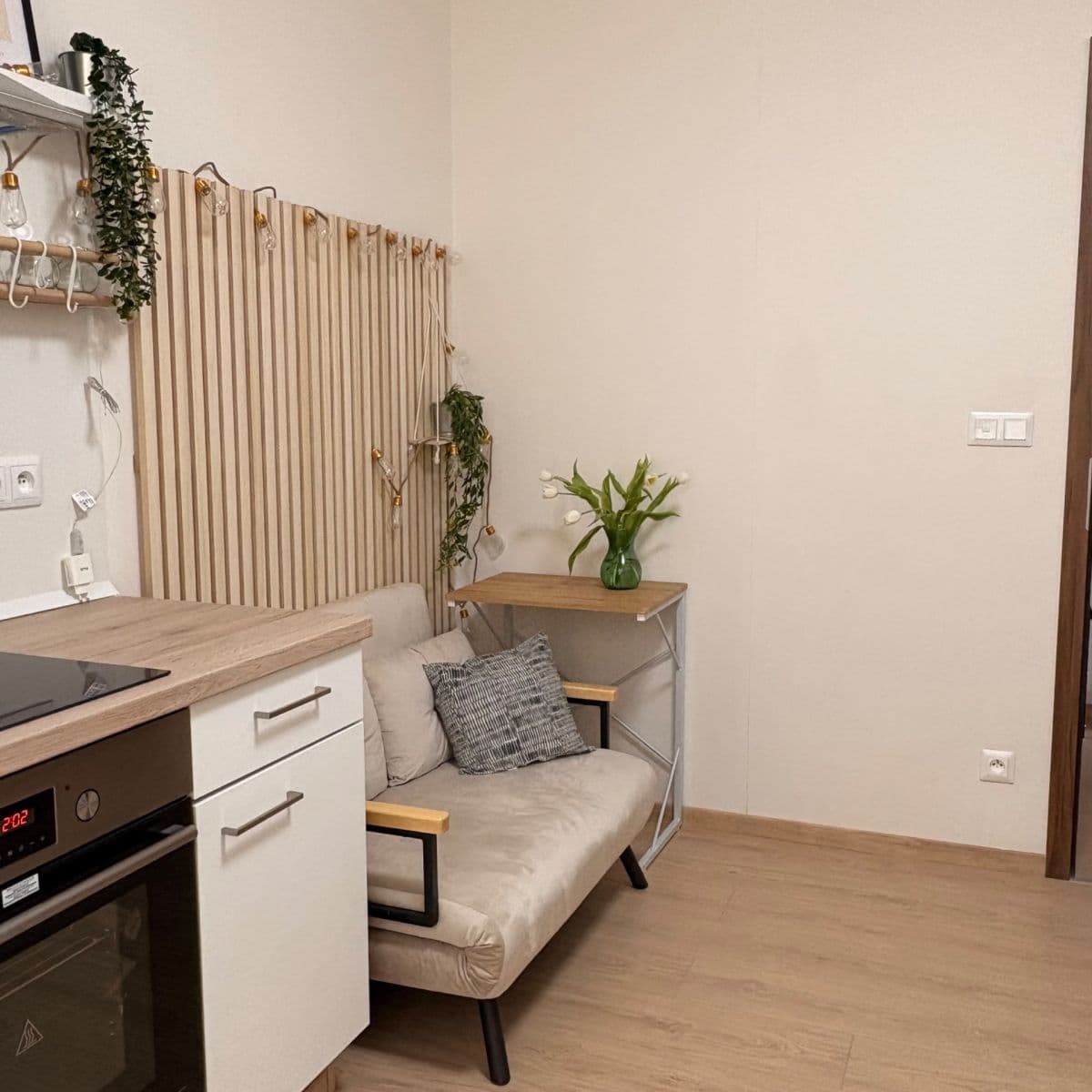 Prenájom bytu 3-izbový 43 m², Haenkeho, Praha, Praha Prenájom bytu 3-izbový 43 m², Haenkeho, Praha, Praha