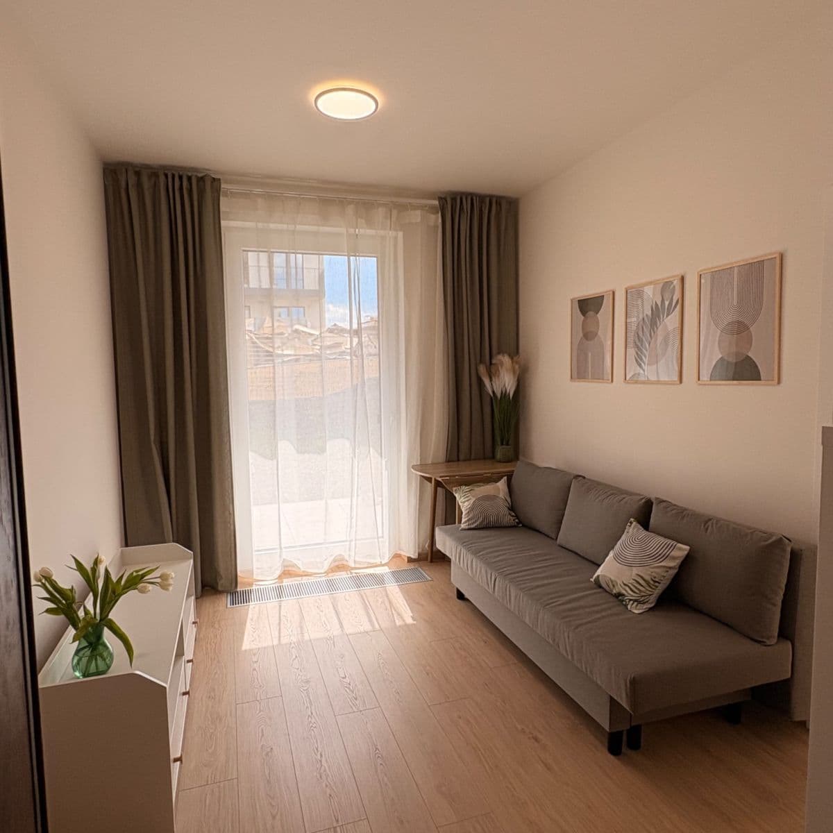 Prenájom bytu 3-izbový 43 m², Haenkeho, Praha, Praha Prenájom bytu 3-izbový 43 m², Haenkeho, Praha, Praha