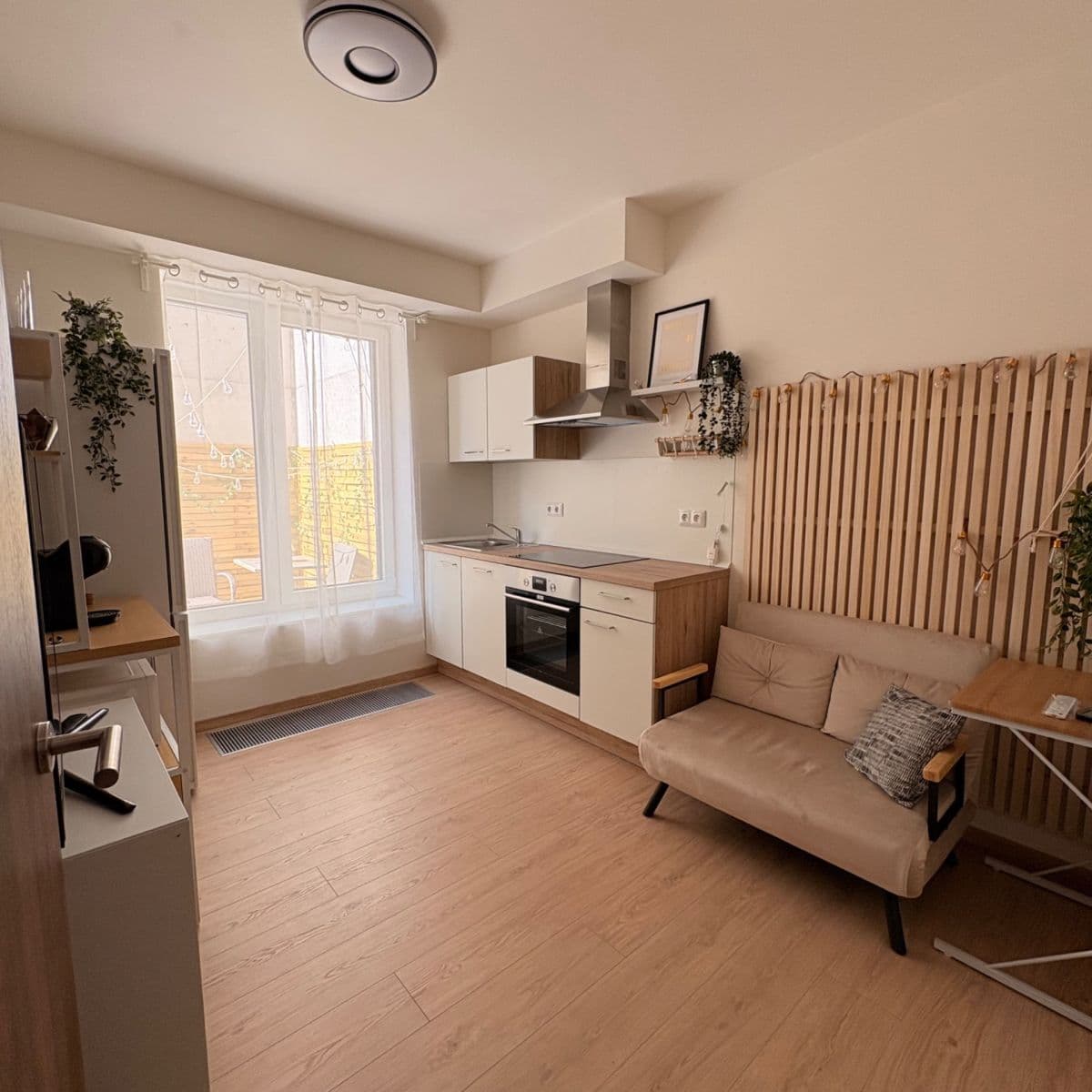 Prenájom bytu 3-izbový 43 m², Haenkeho, Praha, Praha Prenájom bytu 3-izbový 43 m², Haenkeho, Praha, Praha