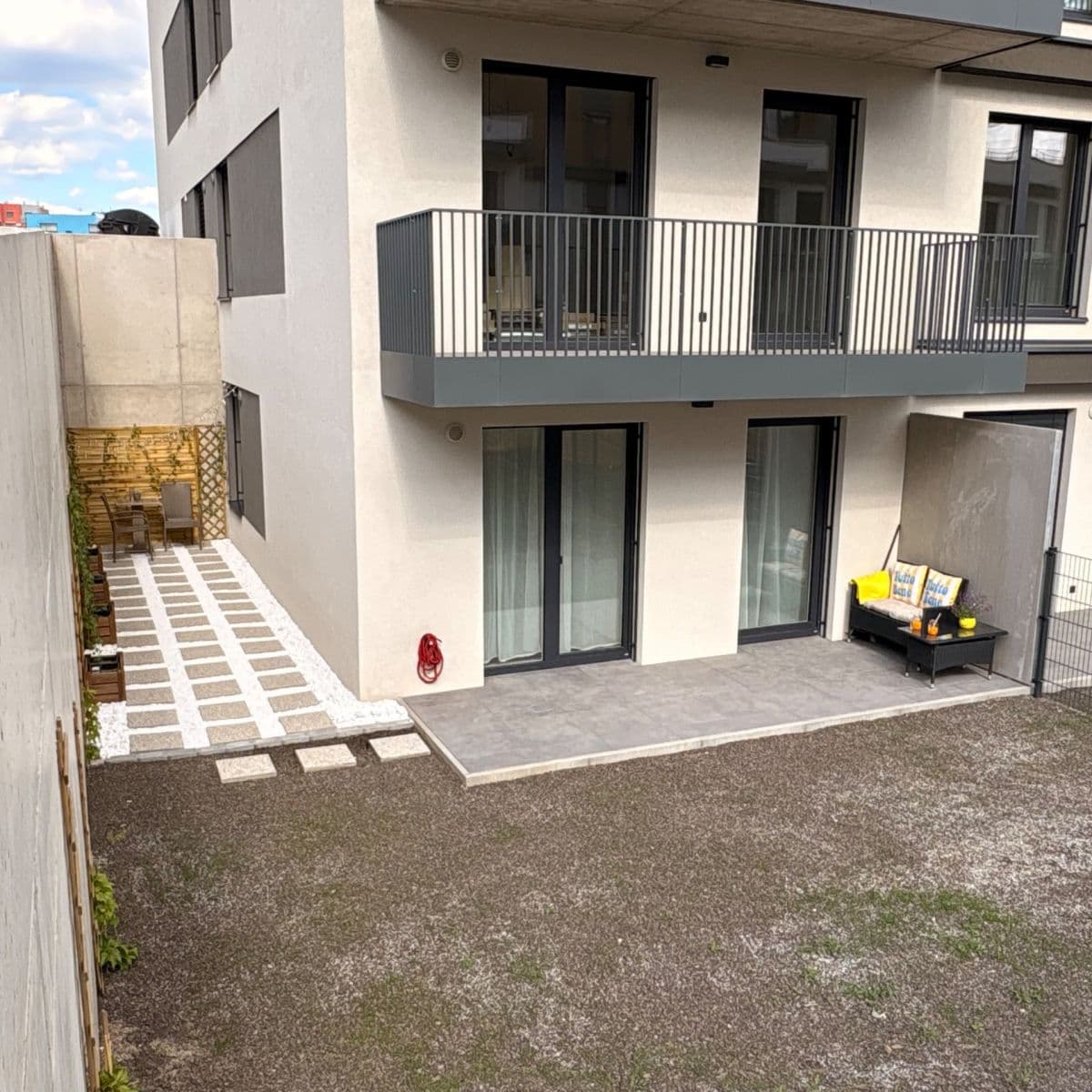 Prenájom bytu 3-izbový 43 m², Haenkeho, Praha, Praha Prenájom bytu 3-izbový 43 m², Haenkeho, Praha, Praha