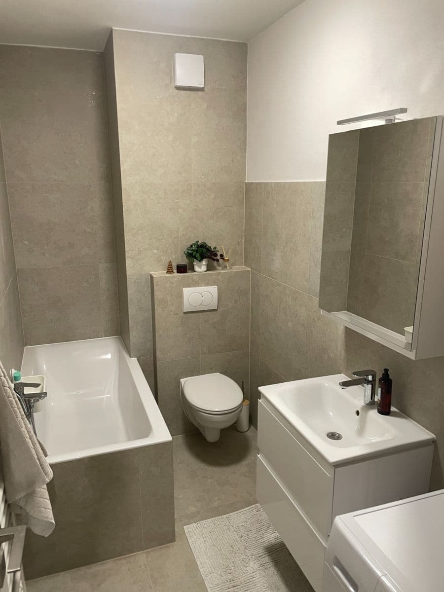 Prenájom bytu 2-izbový 47 m², Rybničná, Vajnory, Bratislavský kraj Prenájom bytu 2-izbový 47 m², Rybničná, Vajnory, Bratislavský kraj