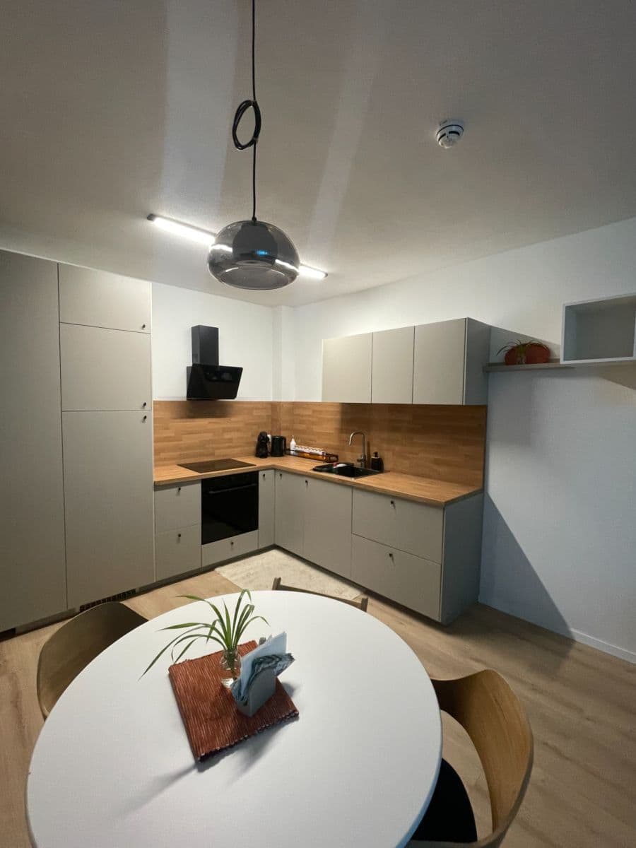 Prenájom bytu 2-izbový 47 m², Rybničná, Vajnory, Bratislavský kraj Prenájom bytu 2-izbový 47 m², Rybničná, Vajnory, Bratislavský kraj