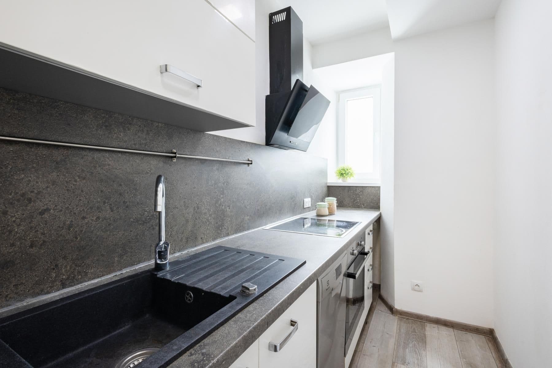 Predaj bytu 3-izbový 65 m², Jerevanská, Praha, Praha Predaj bytu 3-izbový 65 m², Jerevanská, Praha, Praha