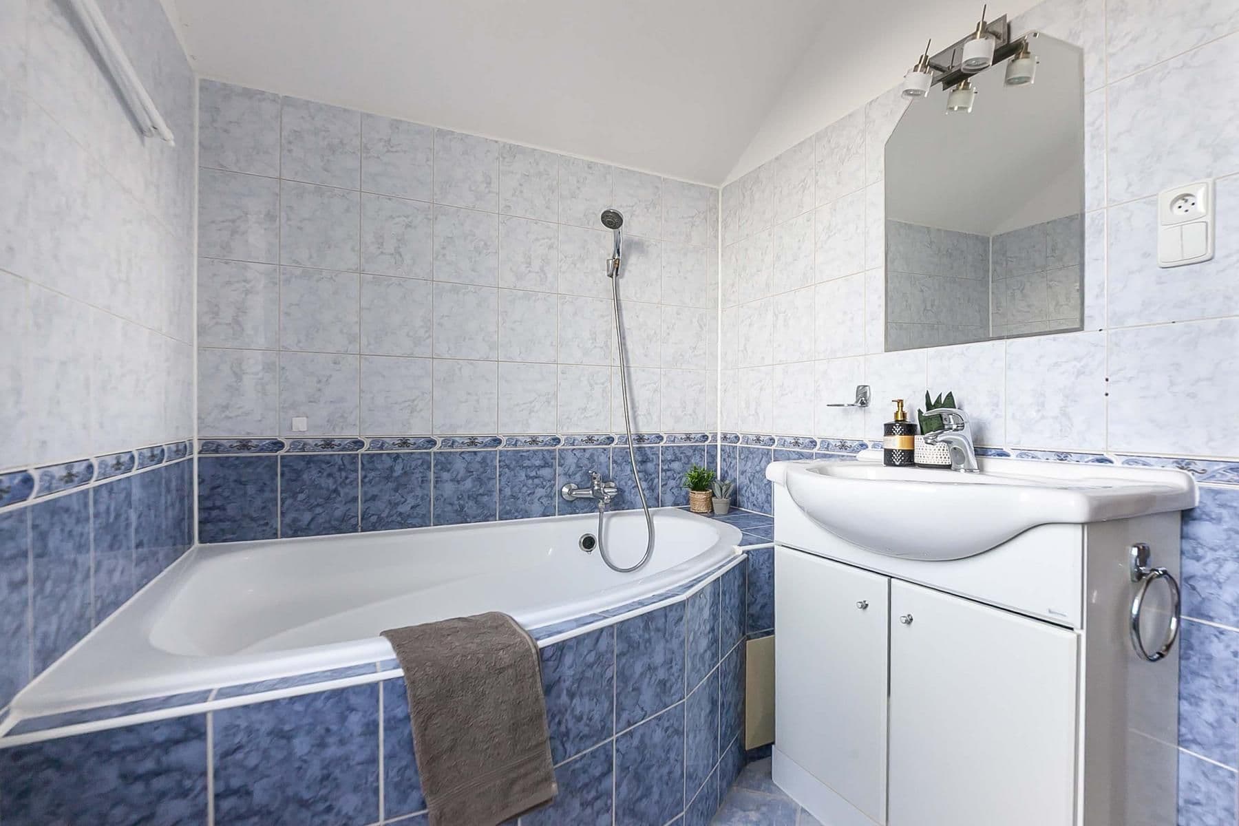 Predaj bytu 3-izbový 74 m², Břežany II, Středočeský kraj Predaj bytu 3-izbový 74 m², Břežany II, Středočeský kraj