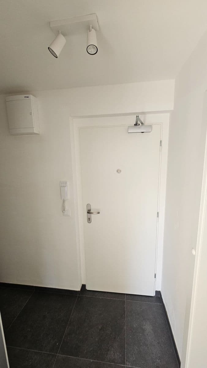 Prenájom bytu 1-izbový 36 m², V Kněžívce, Tuchoměřice, Středočeský kraj Prenájom bytu 1-izbový 36 m², V Kněžívce, Tuchoměřice, Středočeský kraj