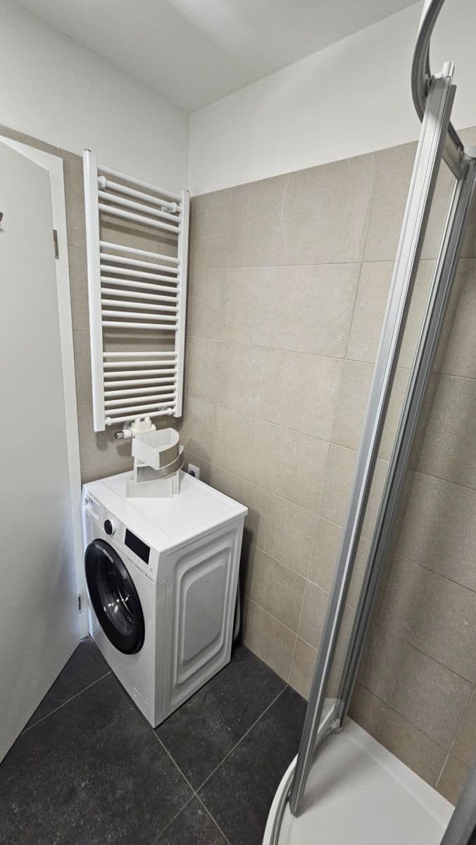 Prenájom bytu 1-izbový 36 m², V Kněžívce, Tuchoměřice, Středočeský kraj Prenájom bytu 1-izbový 36 m², V Kněžívce, Tuchoměřice, Středočeský kraj