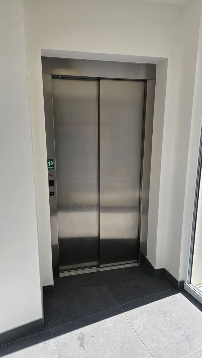 Prenájom bytu 1-izbový 36 m², V Kněžívce, Tuchoměřice, Středočeský kraj Prenájom bytu 1-izbový 36 m², V Kněžívce, Tuchoměřice, Středočeský kraj