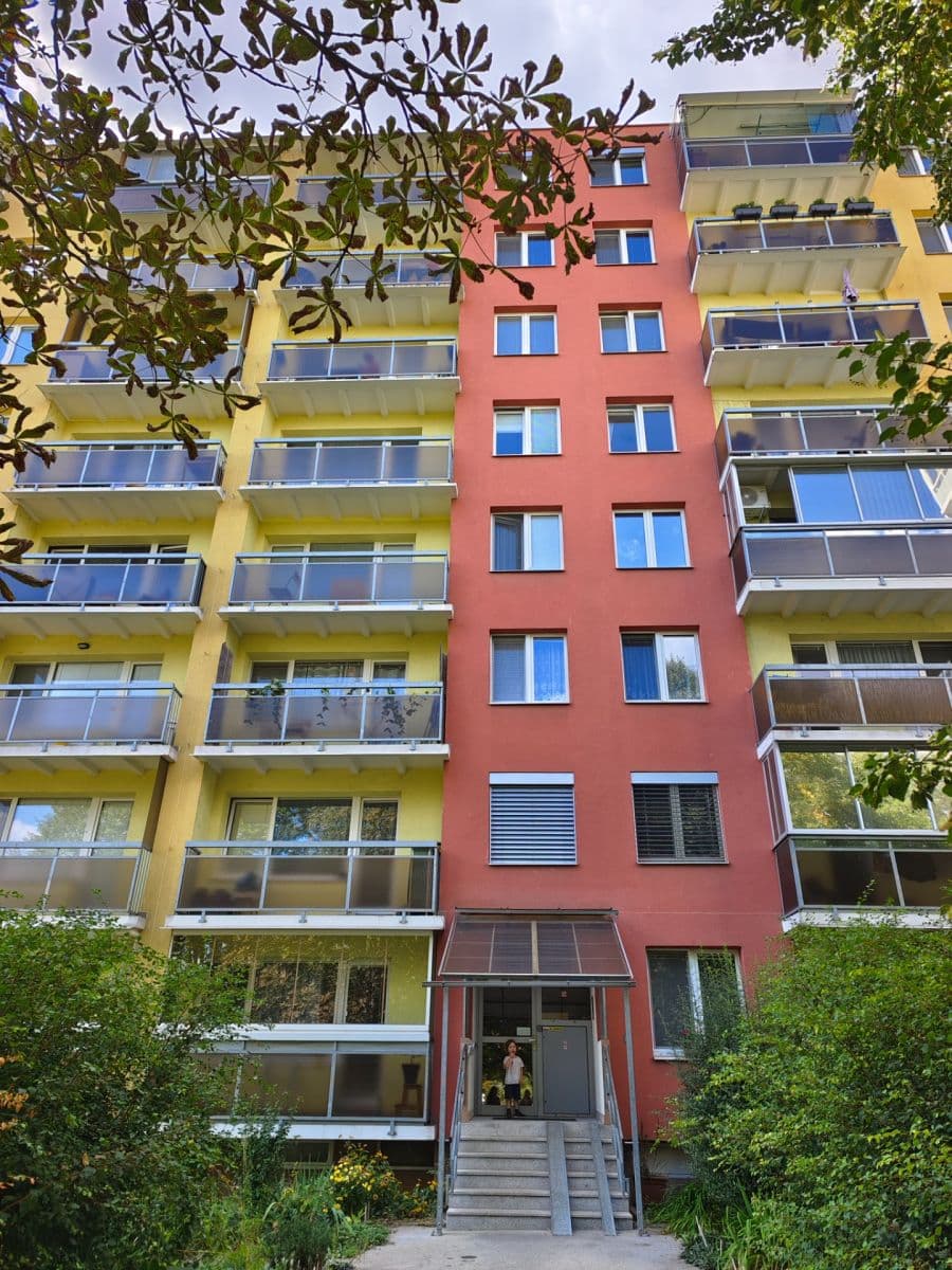 Prenájom bytu 1-izbový 30 m², Okrouhlá, Brno, Jihomoravský kraj Prenájom bytu 1-izbový 30 m², Okrouhlá, Brno, Jihomoravský kraj