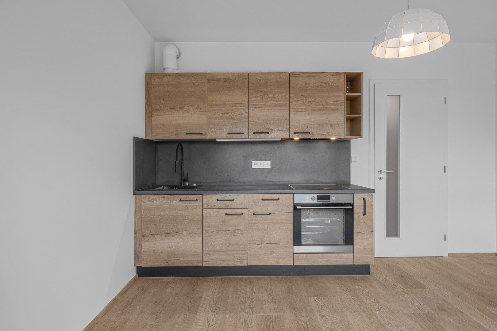 Prenájom bytu 1-izbový 31 m², Milánská, Praha, Praha Prenájom bytu 1-izbový 31 m², Milánská, Praha, Praha