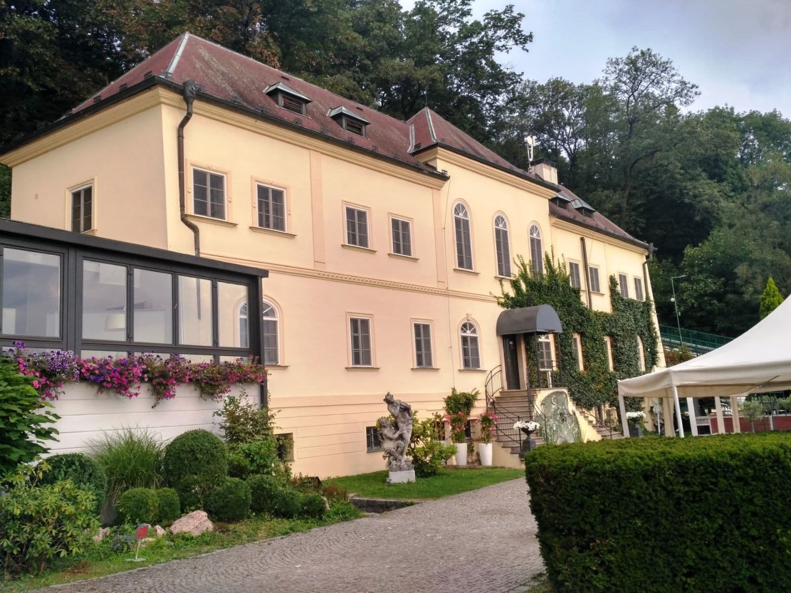 Prenájom nebytového priestoru 1.086 m², Petřínské sady, Praha, Praha Prenájom nebytového priestoru 1.086 m², Petřínské sady, Praha, Praha