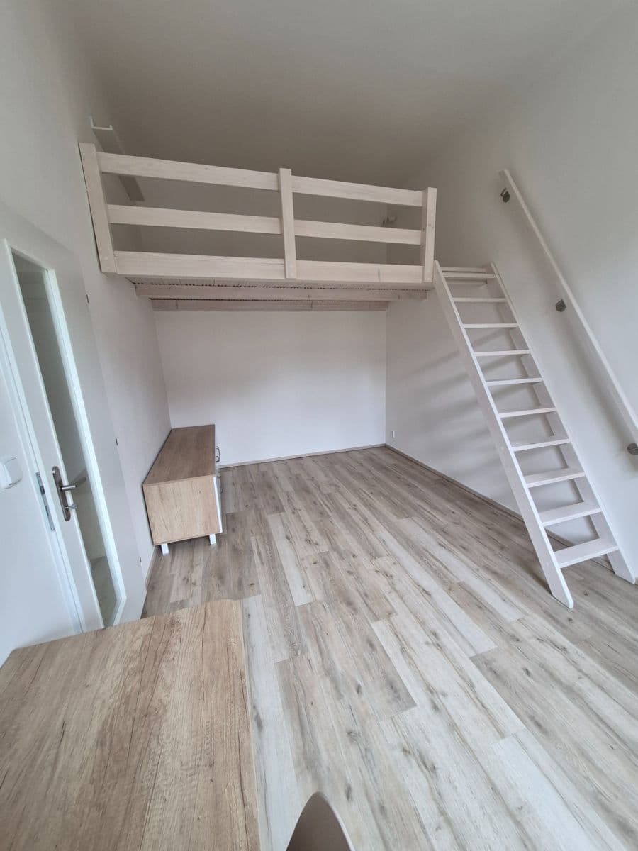 Prenájom bytu 2-izbový 37 m², Boleslavova, Praha, Praha Prenájom bytu 2-izbový 37 m², Boleslavova, Praha, Praha