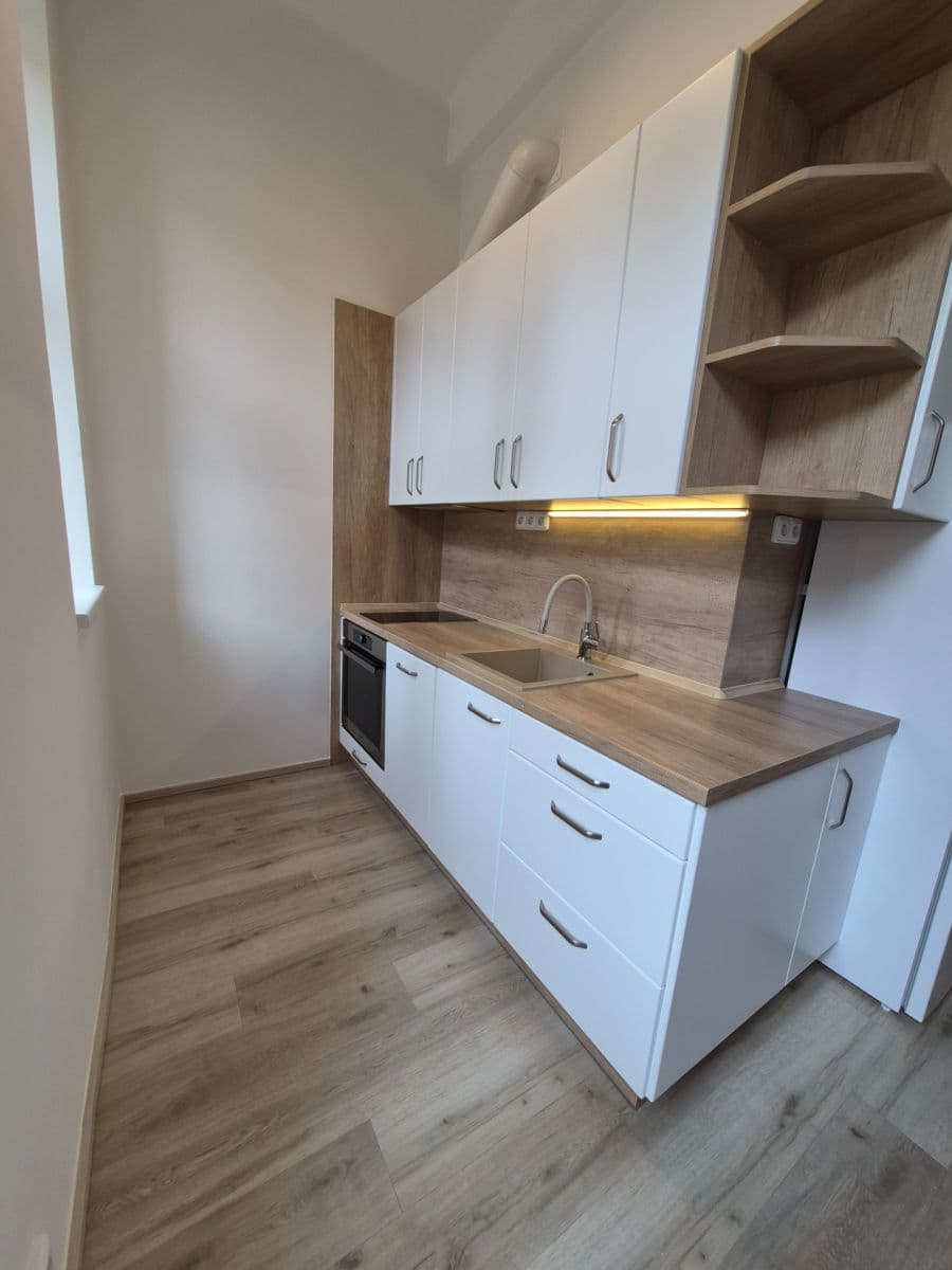Prenájom bytu 2-izbový 37 m², Boleslavova, Praha, Praha Prenájom bytu 2-izbový 37 m², Boleslavova, Praha, Praha