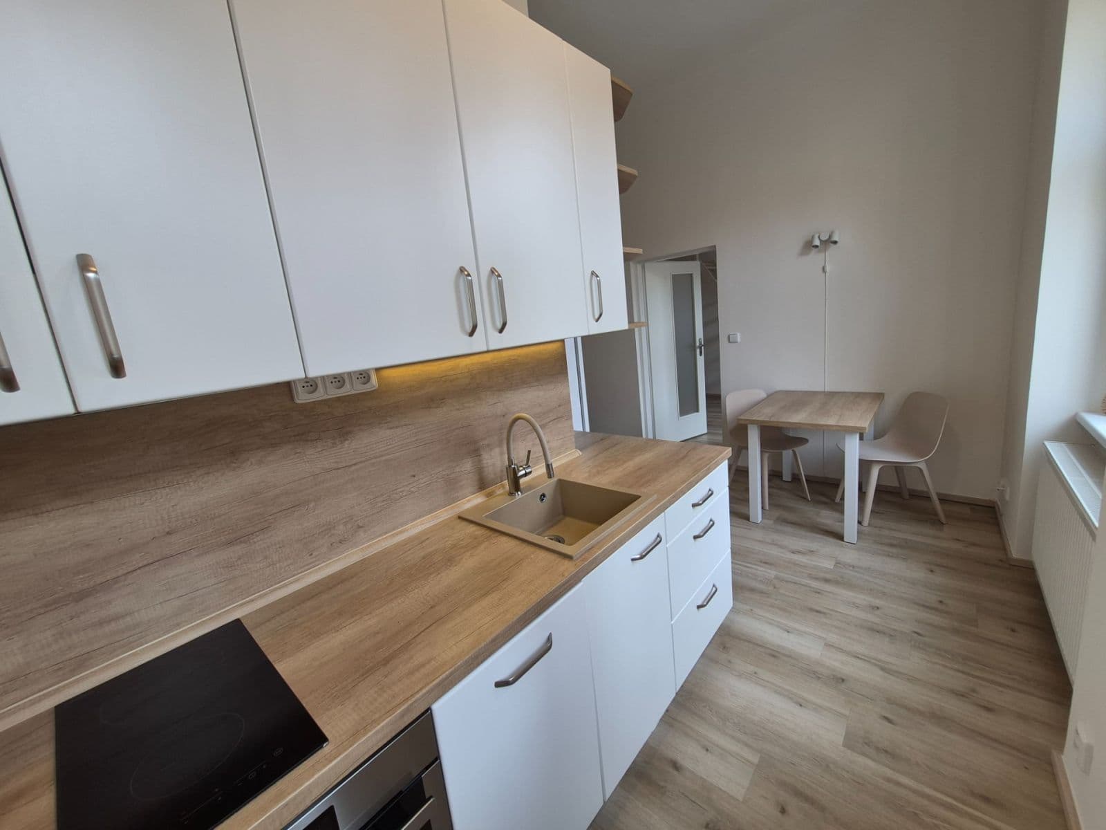 Prenájom bytu 2-izbový 37 m², Boleslavova, Praha, Praha Prenájom bytu 2-izbový 37 m², Boleslavova, Praha, Praha