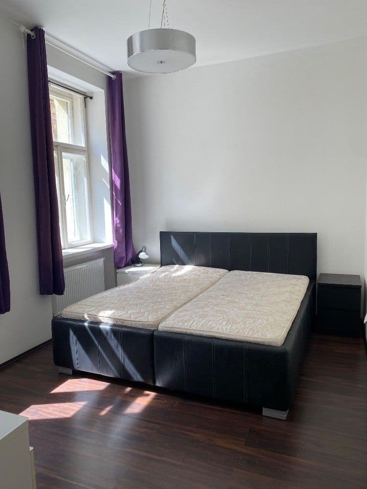 Prenájom bytu 2-izbový 42 m², Kamenická, Praha, Praha Prenájom bytu 2-izbový 42 m², Kamenická, Praha, Praha