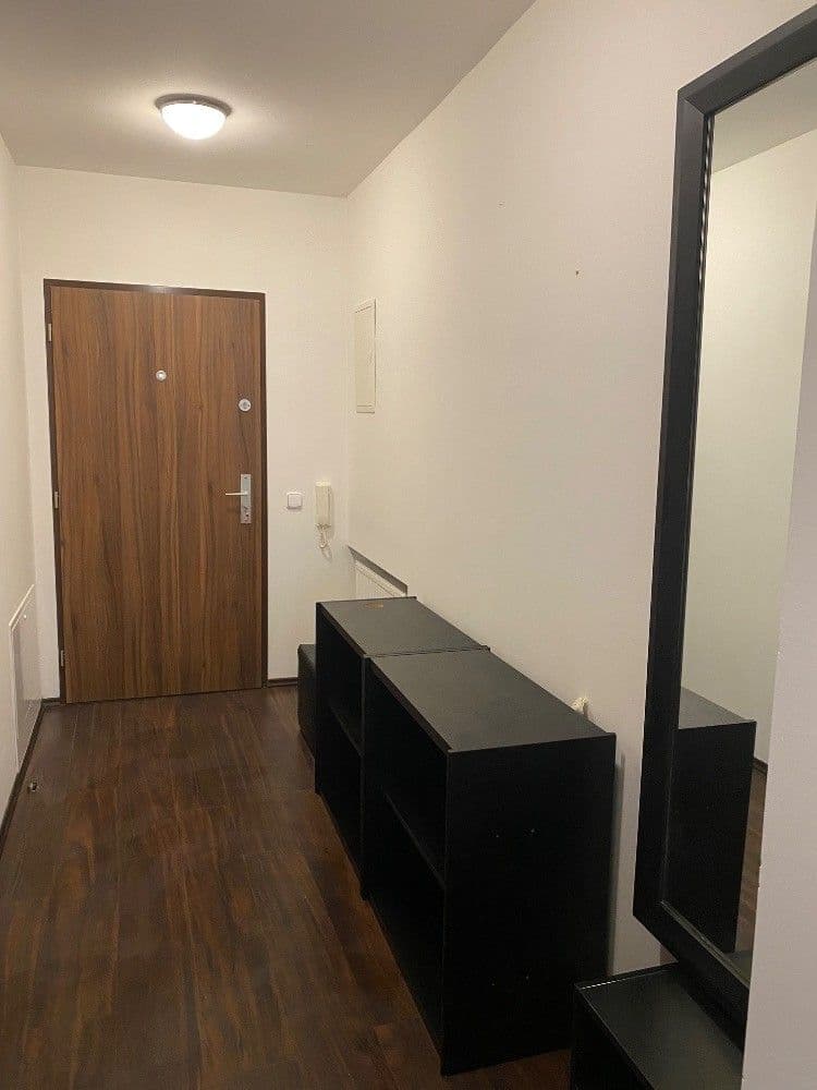 Prenájom bytu 2-izbový 42 m², Kamenická, Praha, Praha Prenájom bytu 2-izbový 42 m², Kamenická, Praha, Praha