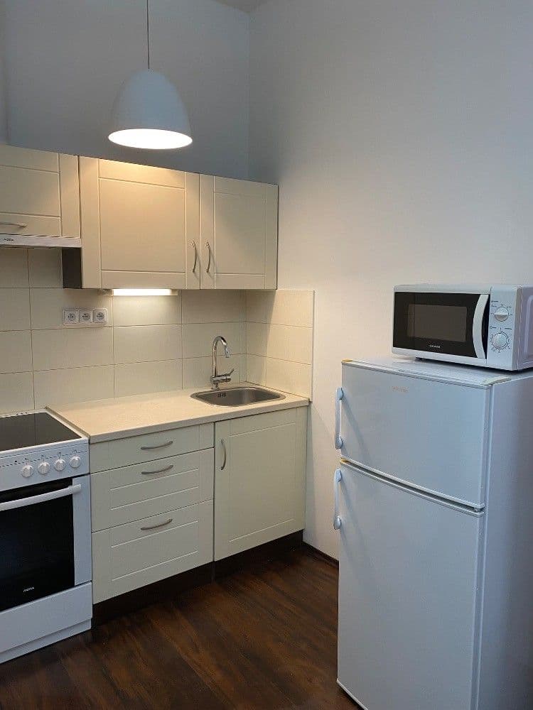 Prenájom bytu 2-izbový 42 m², Kamenická, Praha, Praha Prenájom bytu 2-izbový 42 m², Kamenická, Praha, Praha