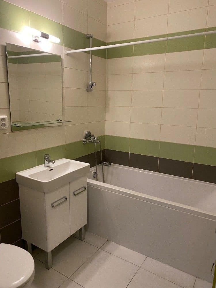 Prenájom bytu 2-izbový 42 m², Kamenická, Praha, Praha Prenájom bytu 2-izbový 42 m², Kamenická, Praha, Praha