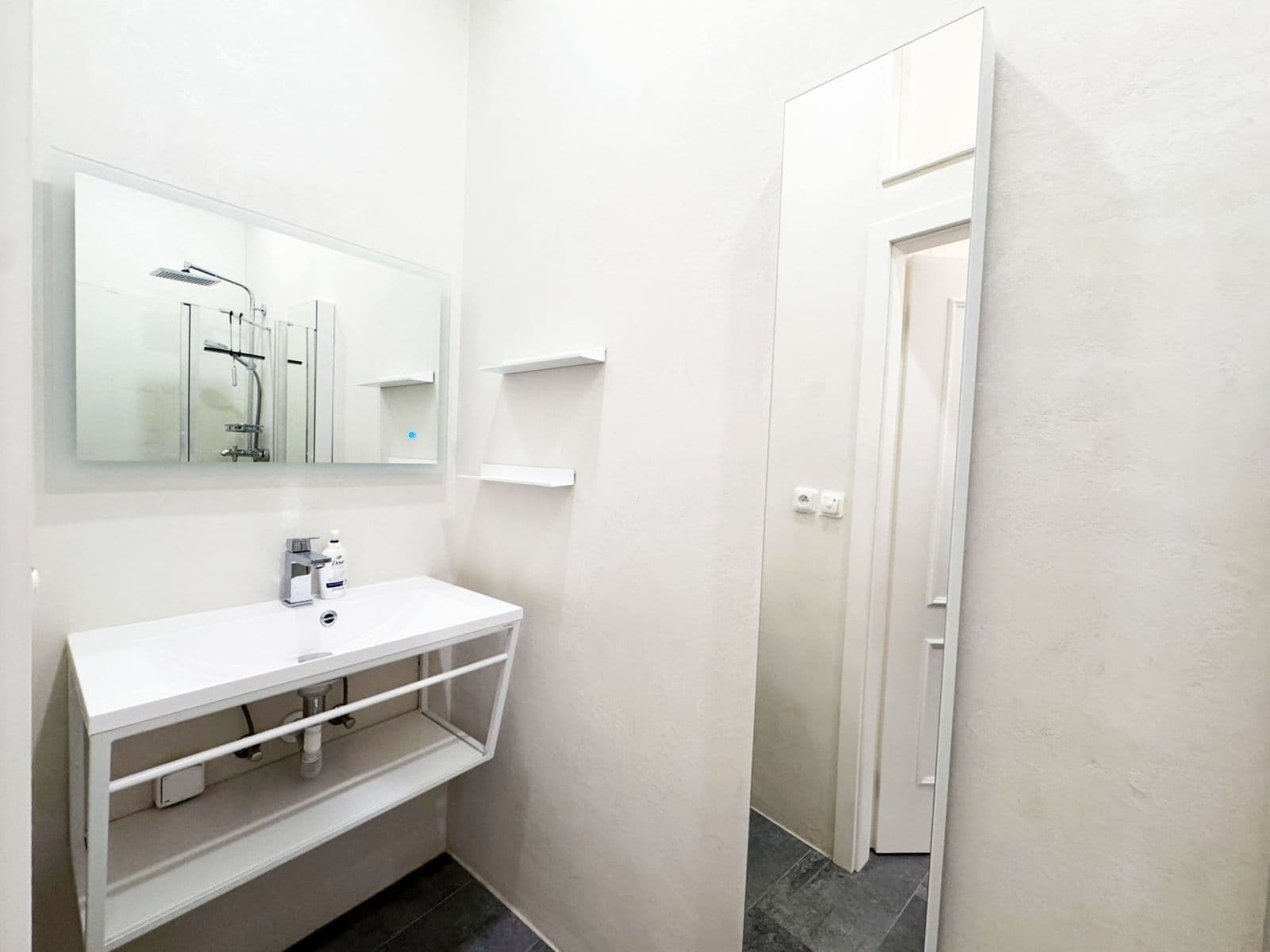 Prenájom bytu 2-izbový 48 m², Hořejší nábřeží, Praha, Praha Prenájom bytu 2-izbový 48 m², Hořejší nábřeží, Praha, Praha