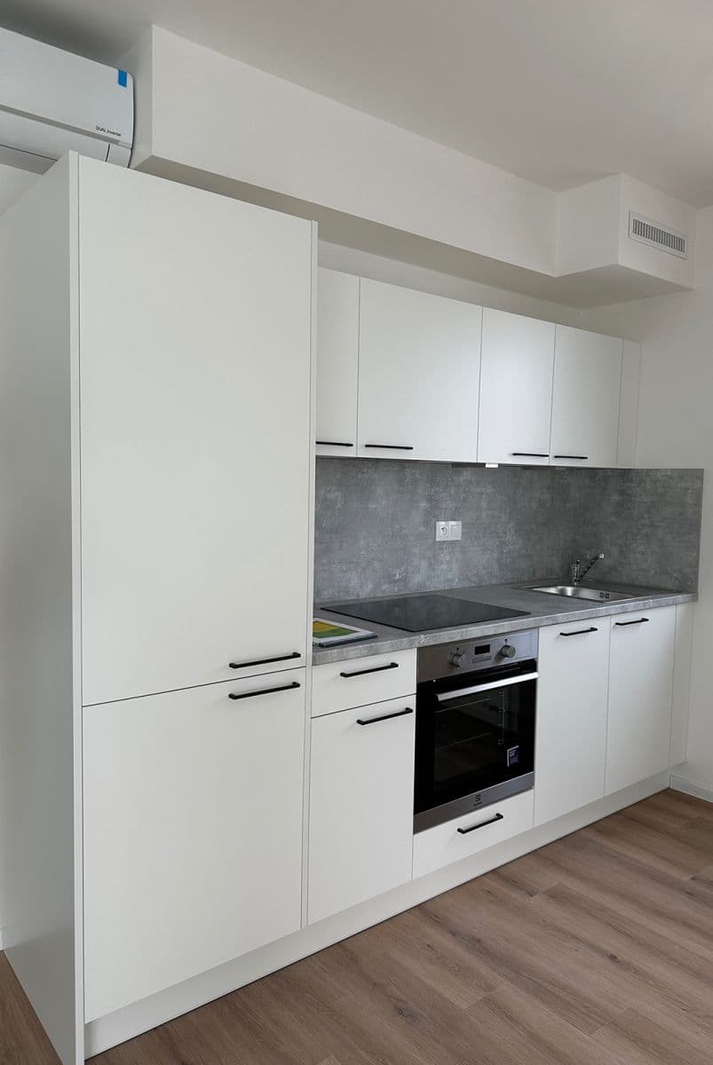 Prenájom bytu 2-izbový 56 m², Kolbenova, Praha, Praha Prenájom bytu 2-izbový 56 m², Kolbenova, Praha, Praha