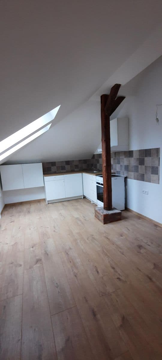 Prenájom bytu 2-izbový 58 m², Chelčického, Úpice, Královéhradecký kraj Prenájom bytu 2-izbový 58 m², Chelčického, Úpice, Královéhradecký kraj