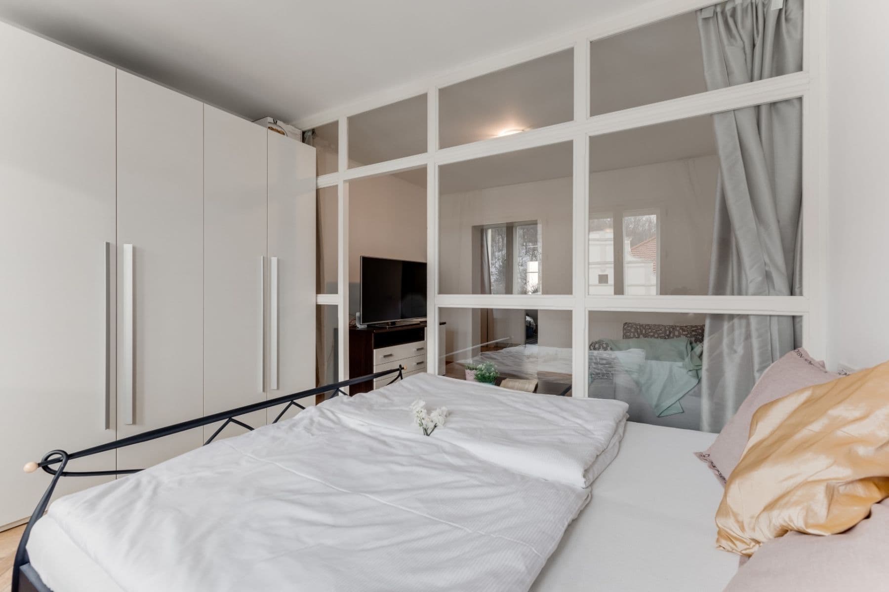 Prenájom bytu 1-izbový 45 m², Plzeňská, Praha, Praha Prenájom bytu 1-izbový 45 m², Plzeňská, Praha, Praha