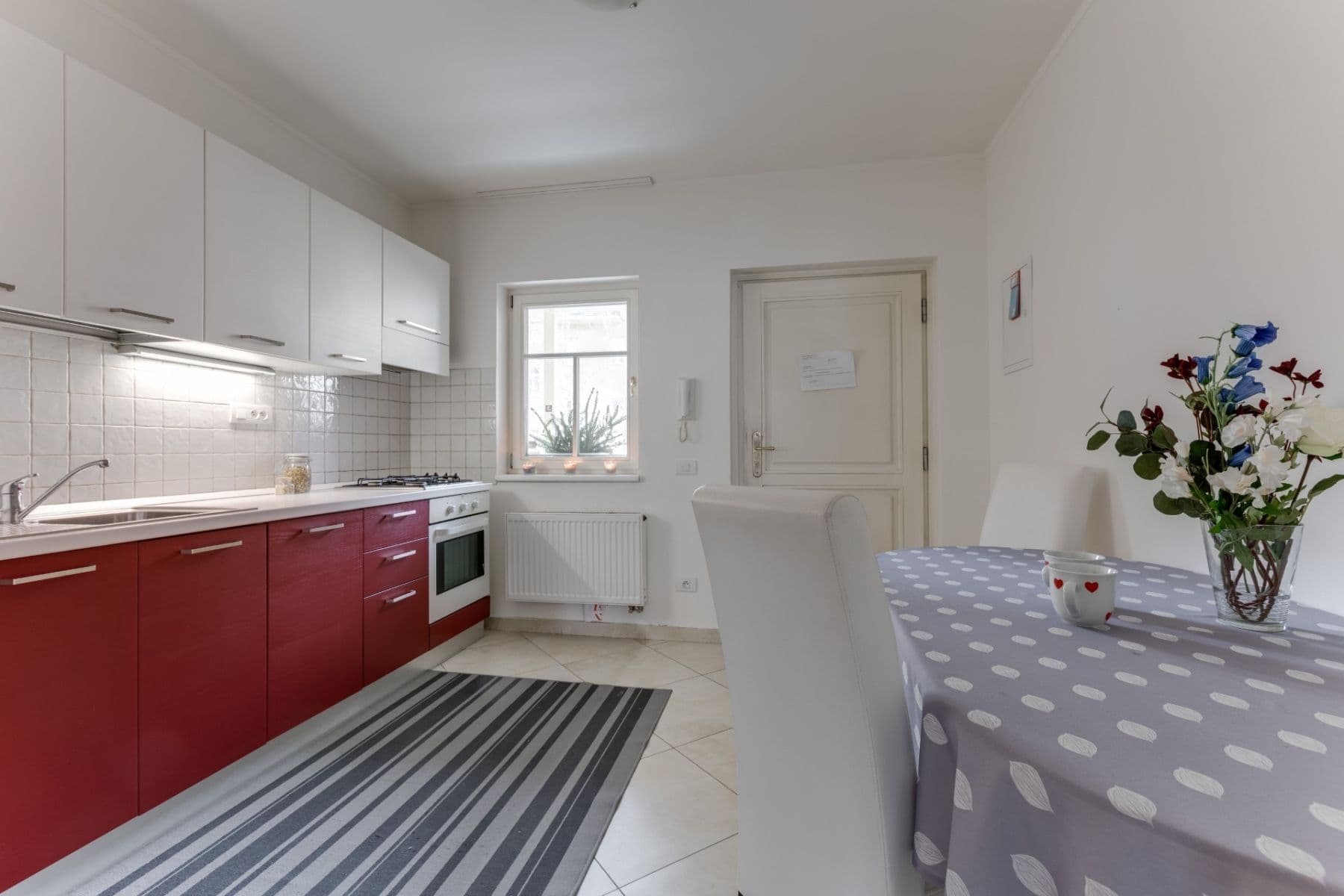 Prenájom bytu 1-izbový 45 m², Plzeňská, Praha, Praha Prenájom bytu 1-izbový 45 m², Plzeňská, Praha, Praha