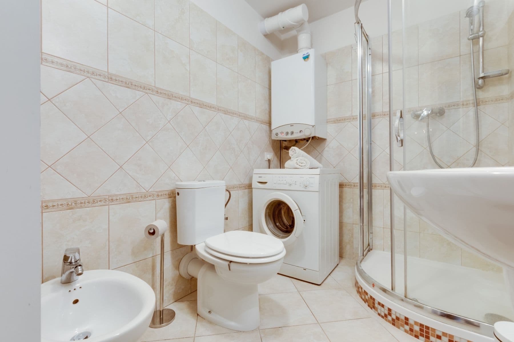 Prenájom bytu 1-izbový 45 m², Plzeňská, Praha, Praha Prenájom bytu 1-izbový 45 m², Plzeňská, Praha, Praha