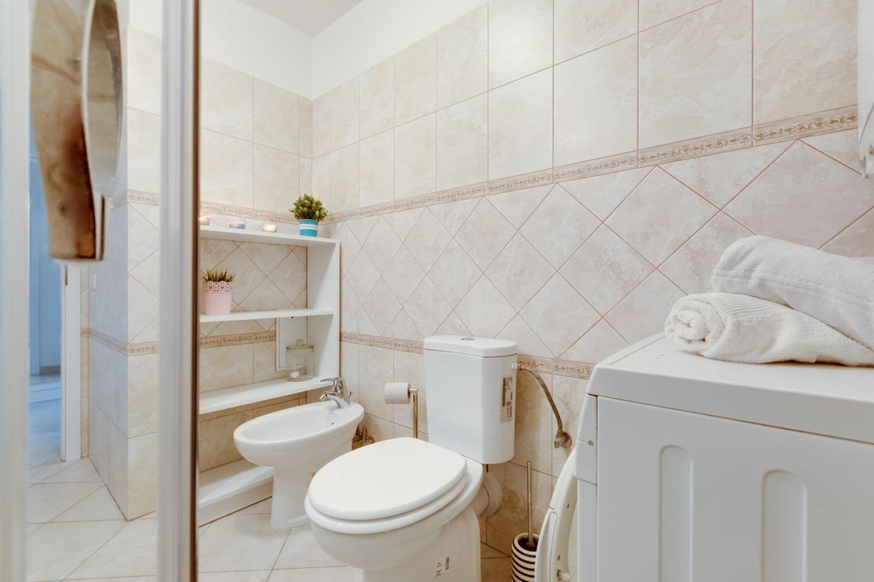 Prenájom bytu 1-izbový 45 m², Plzeňská, Praha, Praha Prenájom bytu 1-izbový 45 m², Plzeňská, Praha, Praha