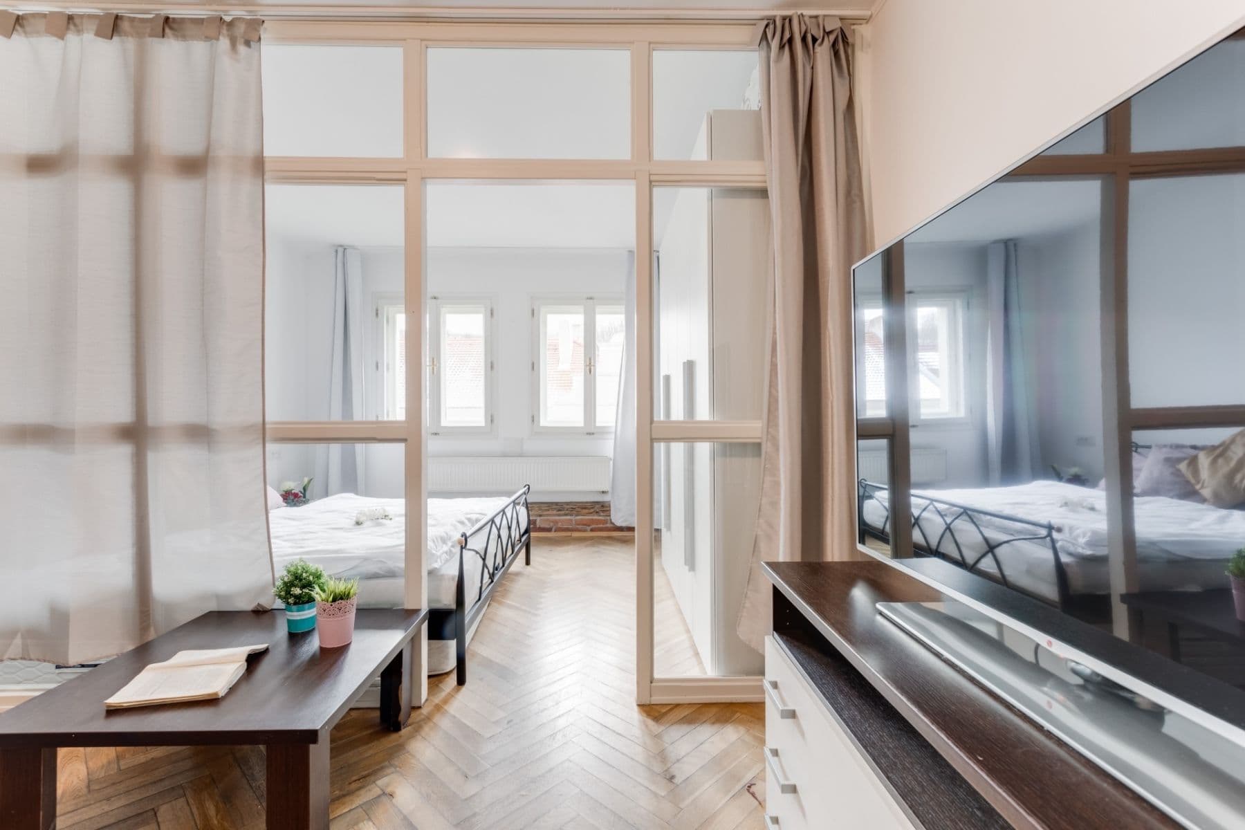 Prenájom bytu 1-izbový 45 m², Plzeňská, Praha, Praha Prenájom bytu 1-izbový 45 m², Plzeňská, Praha, Praha