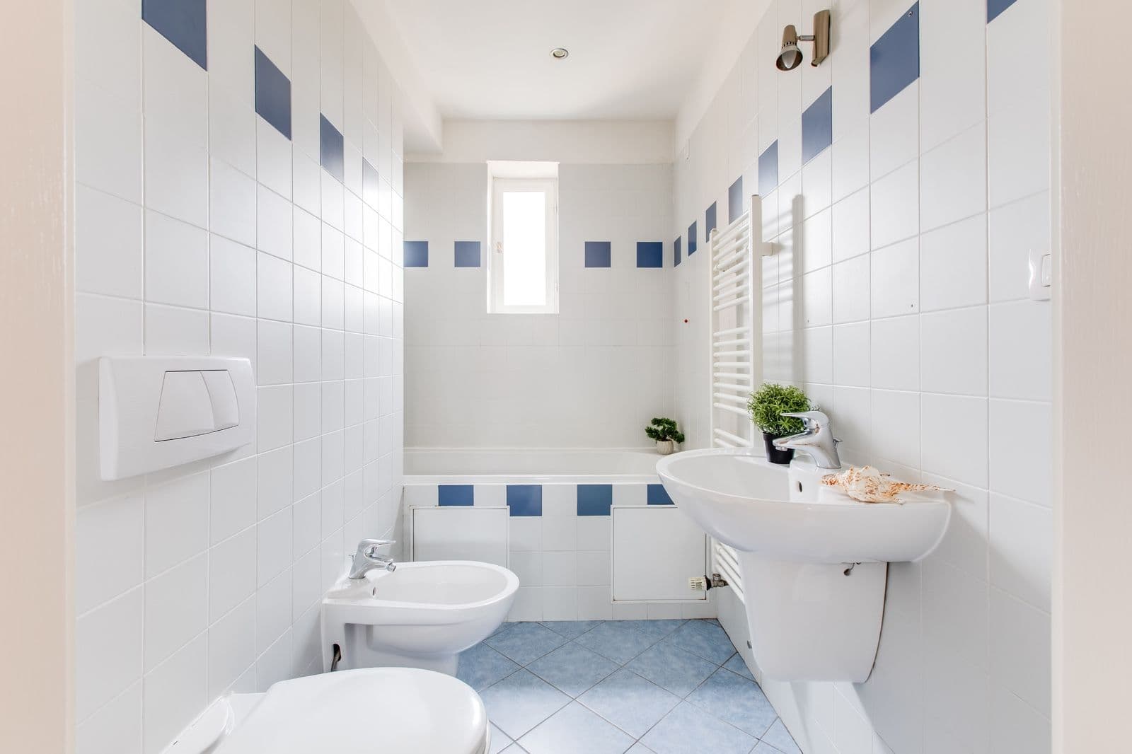 Prenájom bytu 3-izbový 104 m², Šumavská, Praha, Praha Prenájom bytu 3-izbový 104 m², Šumavská, Praha, Praha
