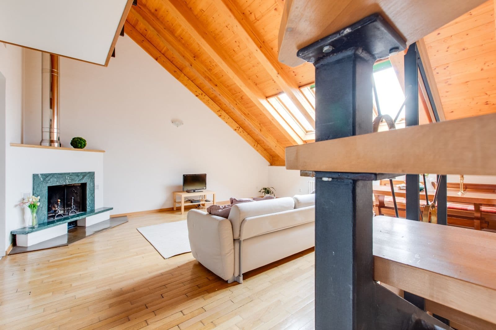Prenájom bytu 3-izbový 104 m², Šumavská, Praha, Praha Prenájom bytu 3-izbový 104 m², Šumavská, Praha, Praha
