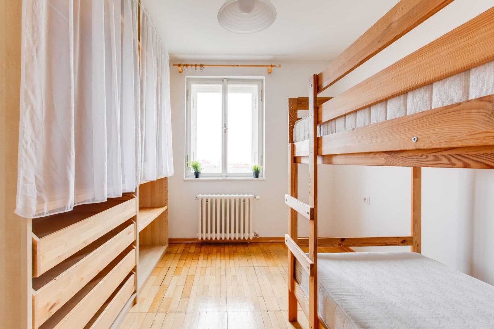Prenájom bytu 3-izbový 104 m², Šumavská, Praha, Praha Prenájom bytu 3-izbový 104 m², Šumavská, Praha, Praha