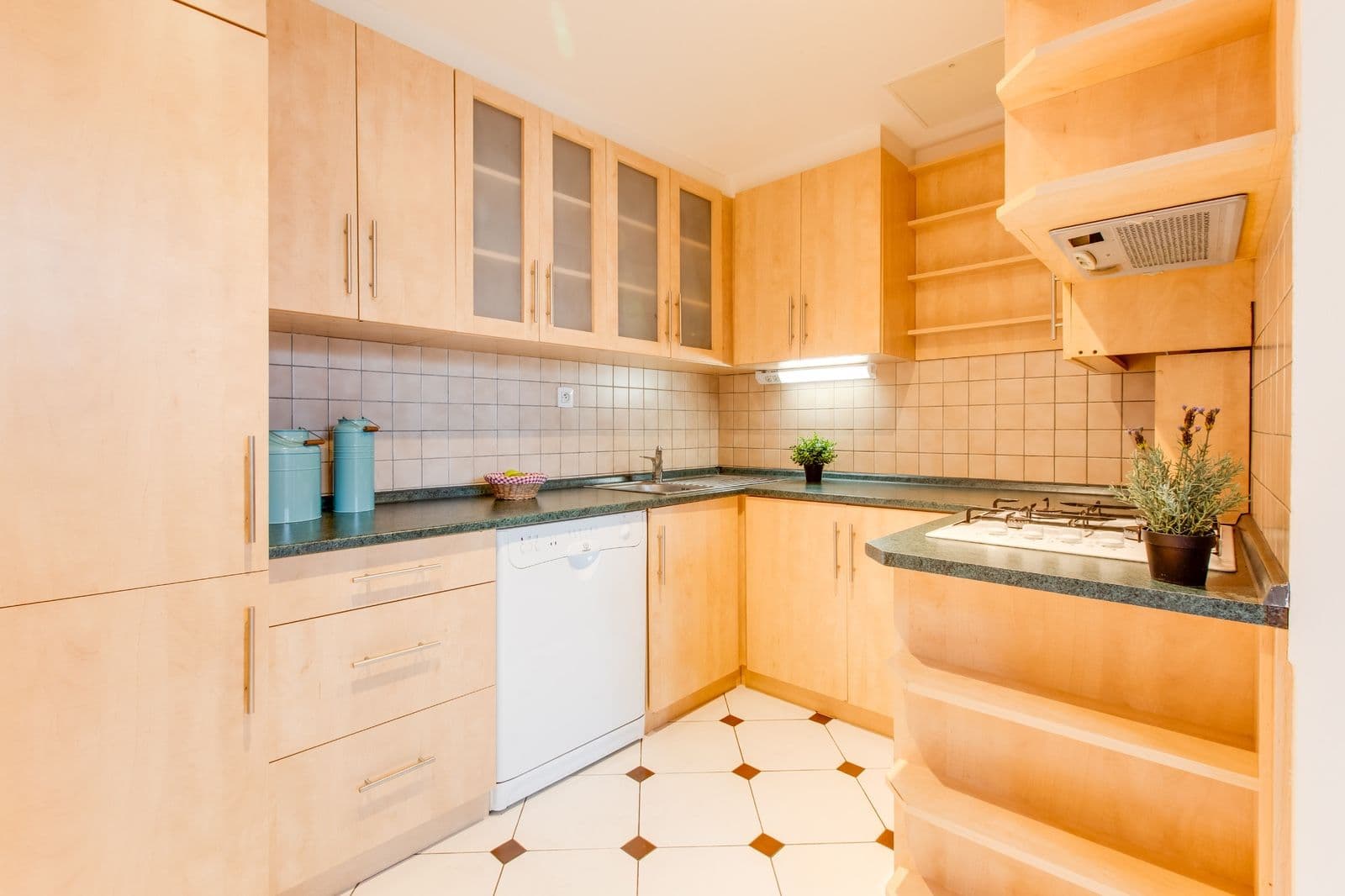 Prenájom bytu 3-izbový 104 m², Šumavská, Praha, Praha Prenájom bytu 3-izbový 104 m², Šumavská, Praha, Praha