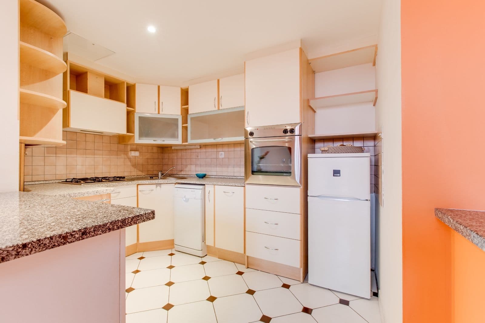 Prenájom bytu 3-izbový 104 m², Šumavská, Praha, Praha Prenájom bytu 3-izbový 104 m², Šumavská, Praha, Praha