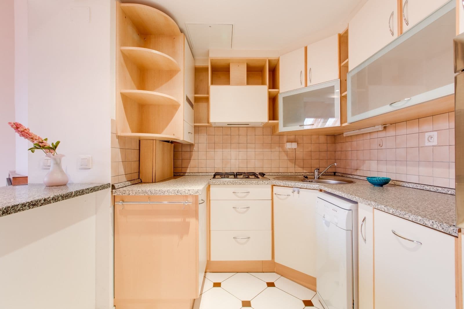 Prenájom bytu 3-izbový 104 m², Šumavská, Praha, Praha Prenájom bytu 3-izbový 104 m², Šumavská, Praha, Praha