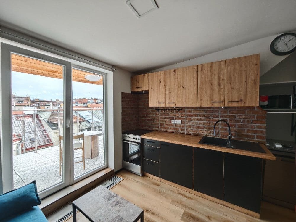 Prenájom bytu 1-izbový 30 m², Mikovcova, Praha, Praha Prenájom bytu 1-izbový 30 m², Mikovcova, Praha, Praha