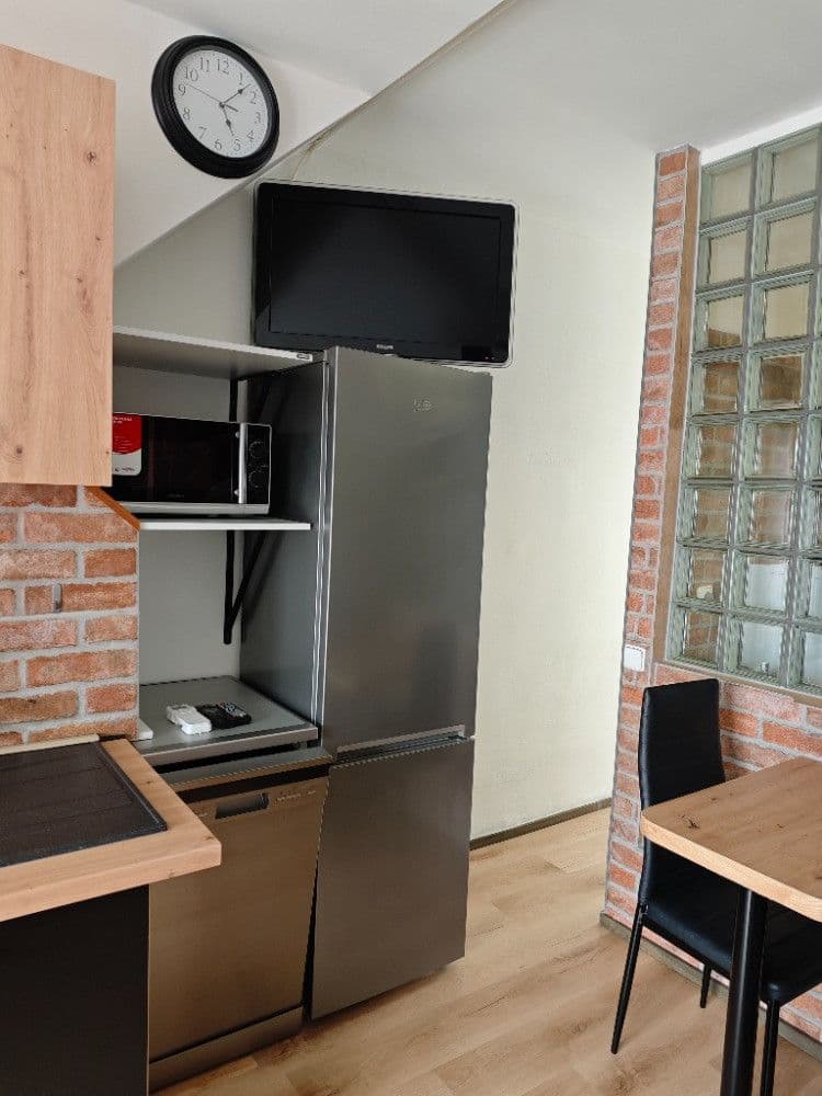 Prenájom bytu 1-izbový 30 m², Mikovcova, Praha, Praha Prenájom bytu 1-izbový 30 m², Mikovcova, Praha, Praha