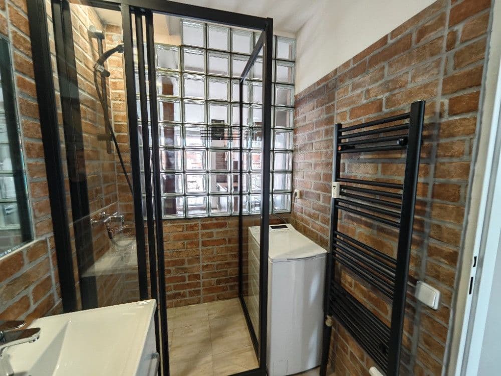 Prenájom bytu 1-izbový 30 m², Mikovcova, Praha, Praha Prenájom bytu 1-izbový 30 m², Mikovcova, Praha, Praha