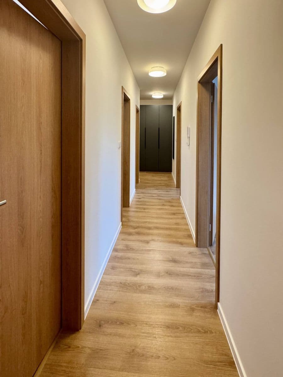 Prenájom bytu 3-izbový 75 m², Suchánkova, Benešov, Středočeský kraj Prenájom bytu 3-izbový 75 m², Suchánkova, Benešov, Středočeský kraj