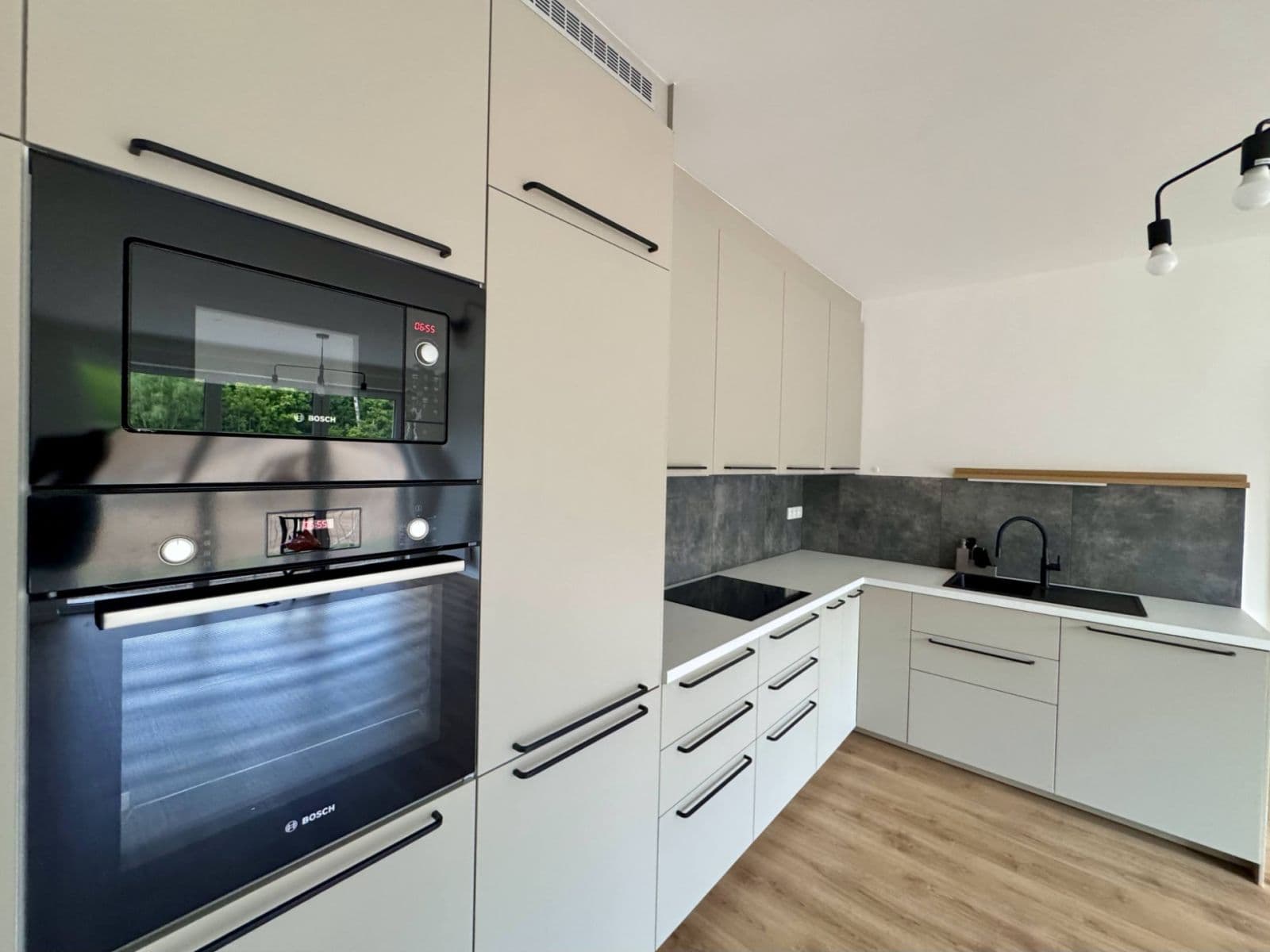 Prenájom bytu 3-izbový 75 m², Suchánkova, Benešov, Středočeský kraj Prenájom bytu 3-izbový 75 m², Suchánkova, Benešov, Středočeský kraj