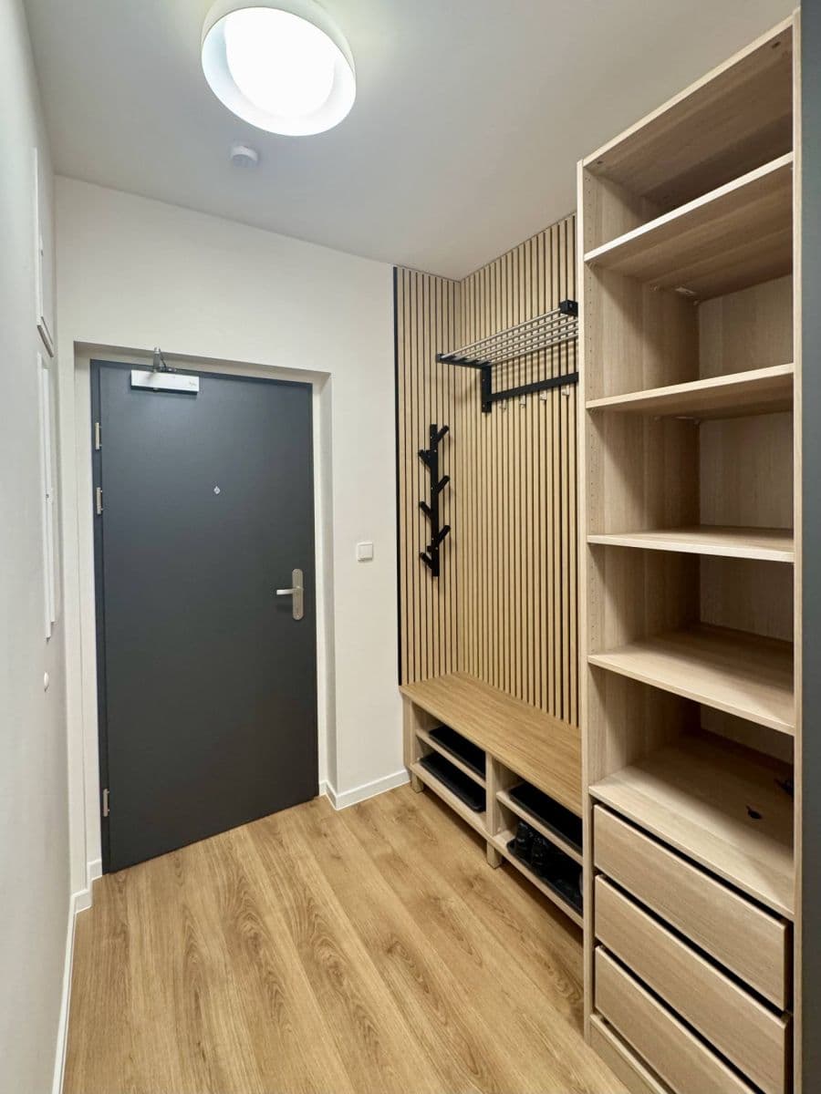 Prenájom bytu 3-izbový 75 m², Suchánkova, Benešov, Středočeský kraj Prenájom bytu 3-izbový 75 m², Suchánkova, Benešov, Středočeský kraj