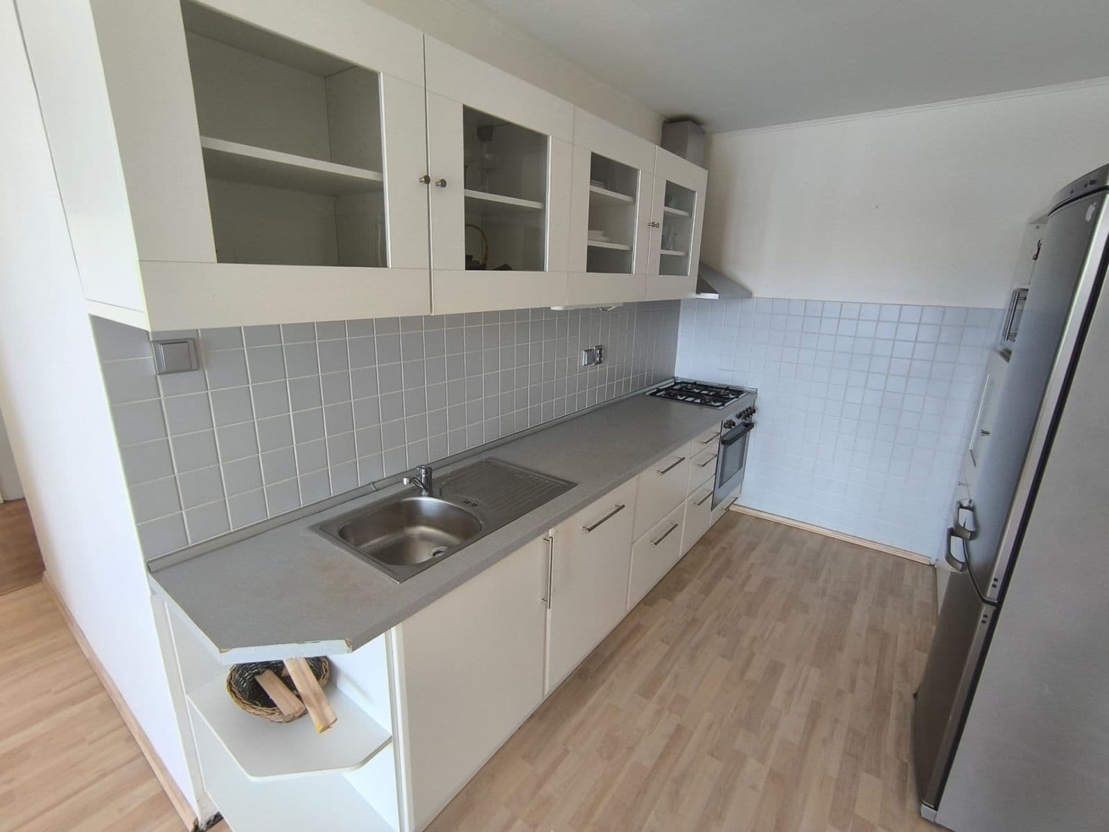 Prenájom bytu 3-izbový 56 m², Hlavatého, Praha, Praha Prenájom bytu 3-izbový 56 m², Hlavatého, Praha, Praha
