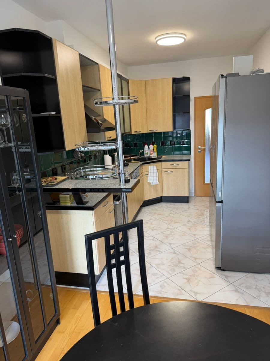 Prenájom bytu 6-izbový 158 m², Chotovická, Praha, Praha Prenájom bytu 6-izbový 158 m², Chotovická, Praha, Praha