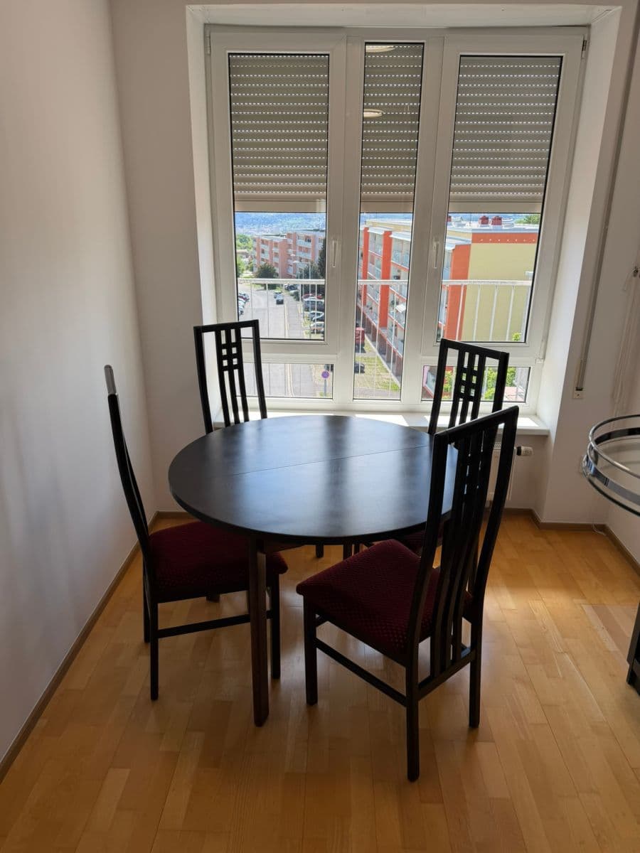 Prenájom bytu 6-izbový 158 m², Chotovická, Praha, Praha Prenájom bytu 6-izbový 158 m², Chotovická, Praha, Praha