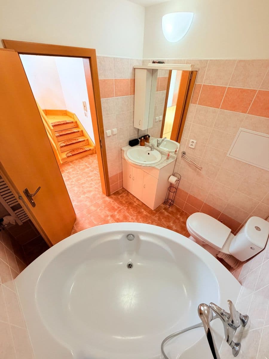 Predaj bytu 4-izbový 122 m², U Trojice, České Budějovice, Jihočeský kraj Predaj bytu 4-izbový 122 m², U Trojice, České Budějovice, Jihočeský kraj