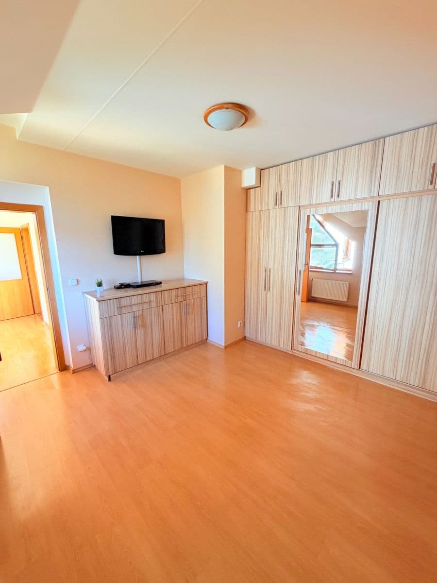 Predaj bytu 4-izbový 122 m², U Trojice, České Budějovice, Jihočeský kraj Predaj bytu 4-izbový 122 m², U Trojice, České Budějovice, Jihočeský kraj