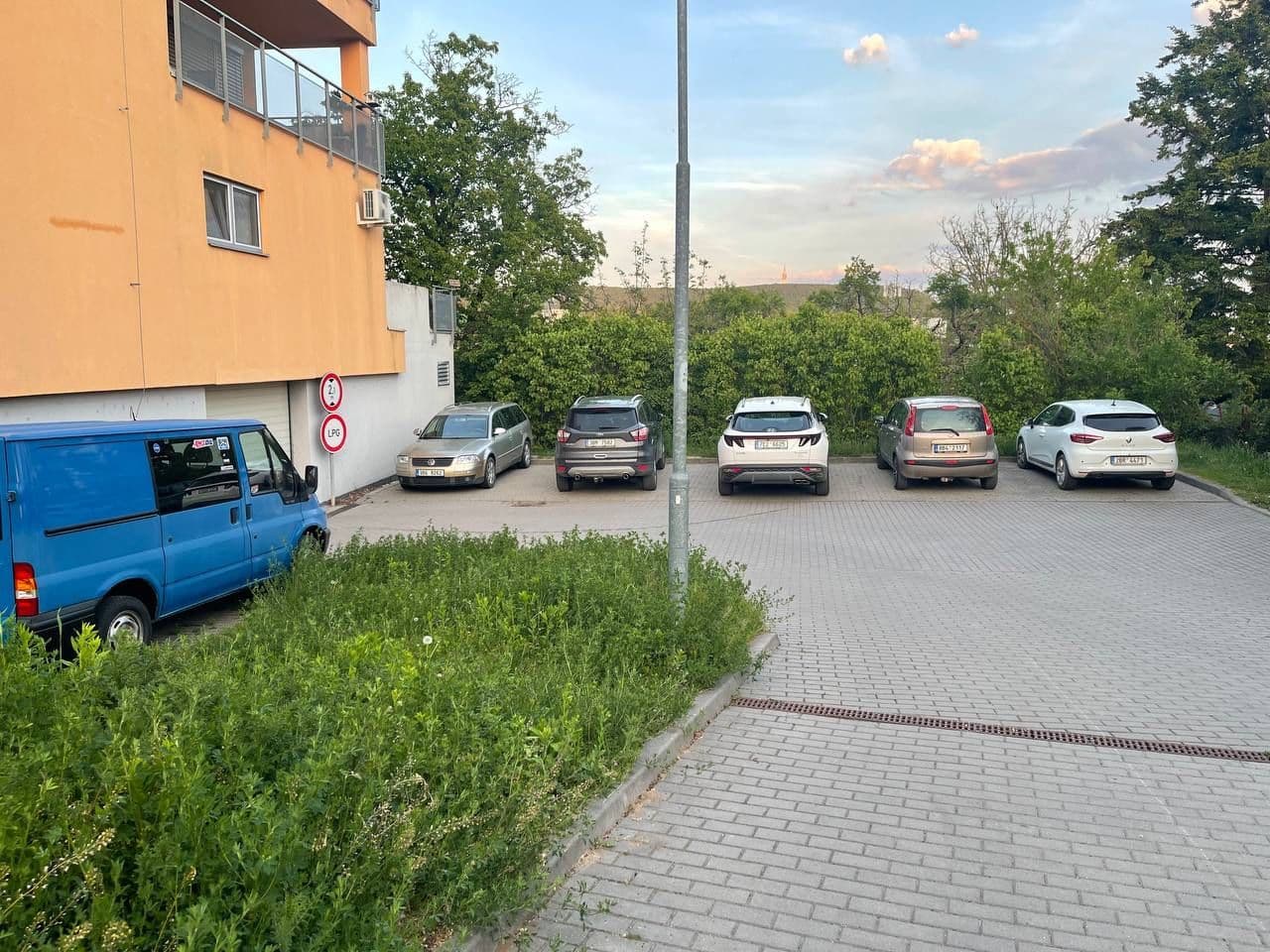 Prenájom garáže 12 m², Fantova, Brno, Jihomoravský kraj Prenájom garáže 12 m², Fantova, Brno, Jihomoravský kraj